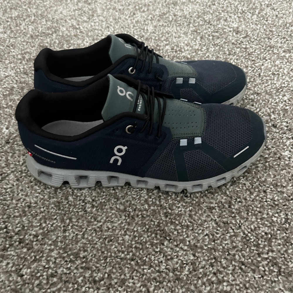 On Cloud 5 Shoes